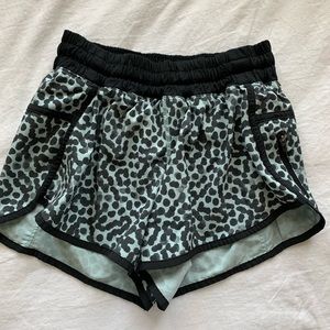 Lululemon Tracker Short 4”